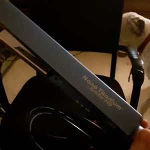 Nano Titanium straightener